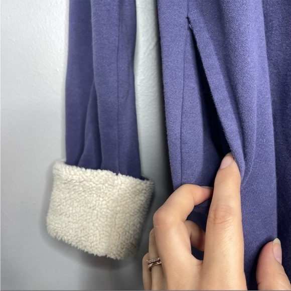 VICTORIA'S SECRET Purple Sherpa Robe - Picture 4 of 8